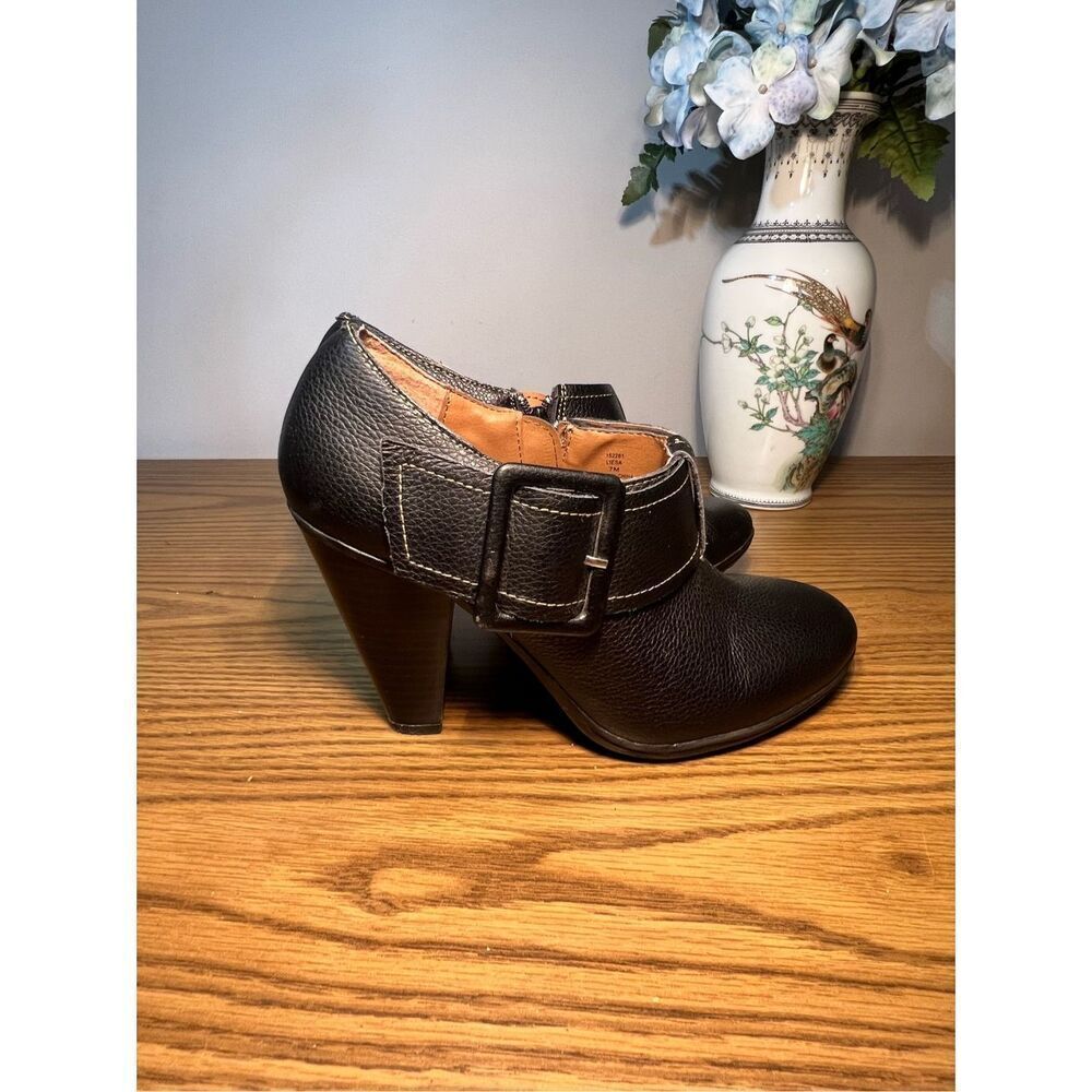SoftShoe By Medicus Womens (7m) Upper Leather Black Boot Style side Buckle Shoes